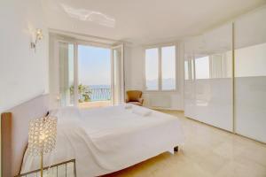 Afbeelding uit fotogalerij van BRAND NEW THREE-BEDROOM SEA VIEW APARTMENT in Cannes