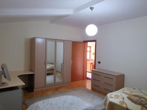 Gallery image of Rooms Primavera Vila in Tirana