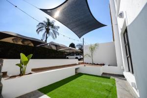The Royal Bryanston外面的花园