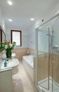 Kylpyhuone majoituspaikassa Ca' Angeli