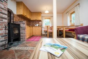 Η κουζίνα ή μικρή κουζίνα στο Holiday Home Voje +18 φωτογραφίες