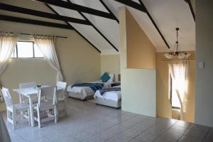 Letto o letti in una camera di Crayfish Creek