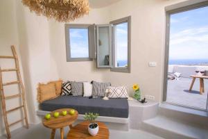 A seating area at Santorini Villas