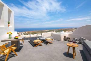 A balcony or terrace at Santorini Villas