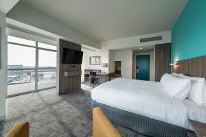 Postel nebo postele na pokoji v ubytování Holiday Inn - Lima Airport by IHG