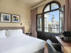 Double or Twin Room with City View