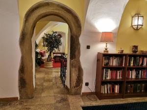 Biblioteca nell'hotel