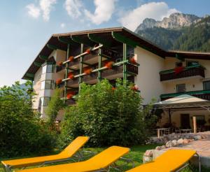 Nespecifikovaný výhled na hory nebo výhled na hory při pohledu z hotelu
