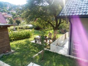 Aed väljaspool majutusasutust Apartman All seasons