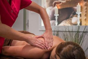 Kúpele alebo wellness v ubytovaní Hotel Cesarskie Ogrody