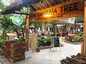 A restaurant or other place to eat at The Banana Tree Hostel
