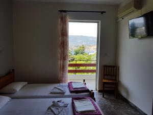 Nespecifikovaný výhled na hory nebo výhled na hory při pohledu z aparthotelu