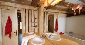 Ванная комната в Le Couarôge Chalets et Appartements