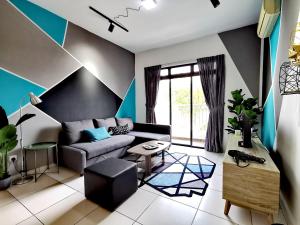Istumisnurk majutusasutuses 0803 Family Suites Bukit Indah TVbox Wifi Games Toy