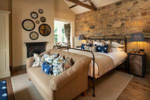 Кровать или кровати в номере Beadnell Towers Hotel