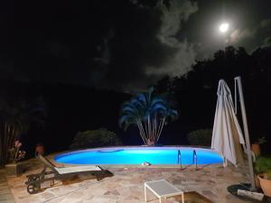 Swimming pool sa o malapit sa L'Ecrin Vert