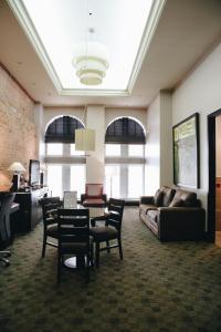 Gallery image of Hotel Place D'Armes in Montreal