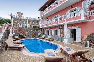 Bazén v ubytování Angela Pool Apartments nebo v jeho okolí