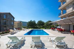 Bazén v ubytování Apartments Konte nebo v jeho okolí