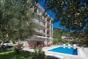 Bazén v ubytování Apartments Konte nebo v jeho okolí
