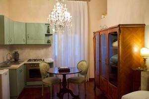 Gallery image of Twins Apartments in Sanremo