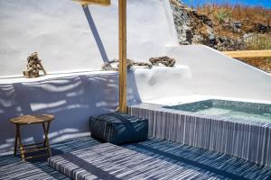 Gallery image of Echo Caves Suites in Fira