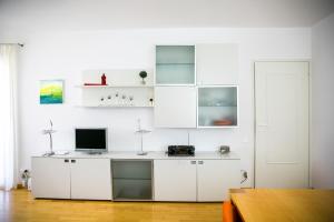 Η κουζίνα ή μικρή κουζίνα στο Schöne Ferienwohnung mit Panoramablick +10 φωτογραφίες
