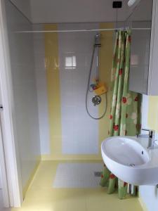 Koupelna v ubytování Agriturismo Cascina Lert