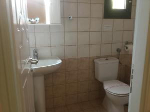 A bathroom at SUNNY STUDIO Még 37 kép