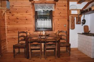 Restavracija oz. druge možnosti za prehrano v nastanitvi Drewniany domek z piernika