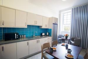 Una cocina o zona de cocina en Trinity College - Campus Accommodation