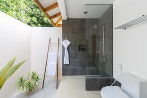 Koupelna v ubytování Vilamendhoo Island Resort & Spa