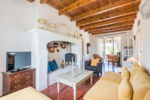 Et tv og/eller underholdning på Finca Biniarroga Nou