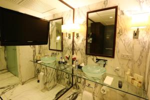 Avari Towers Karachi的一间浴室