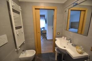 Ванная комната в Hotel Villa Nevada +36 фотографий
