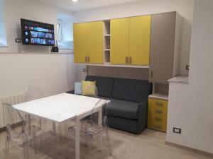 Η κουζίνα ή μικρή κουζίνα στο Caterina51 +10 φωτογραφίες