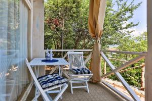 Balkón nebo terasa v ubytování Tramontana Glamping