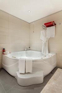 Koupelna v ubytování Spa Hotel Colossae Thermal