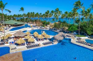 Bazén v ubytování Grand Sirenis Punta Cana Resort & Aquagames - All Inclusive nebo v jeho okolí