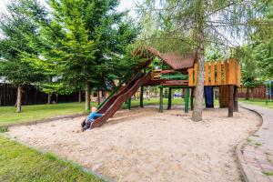 Zona de joacă pentru copii de la Dworek staropolski