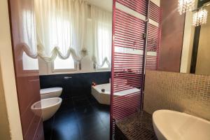 Bagno di Downtown Bologna Apartment