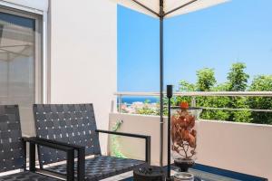 A balcony or terrace at Sea View Maisonette in Chania