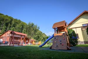 Herní místnost nebo prostor pro děti v ubytování Casa Moldovan