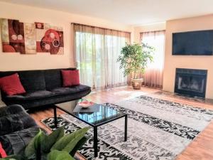 Double Suite Santa Monica - Free Parking的休息区