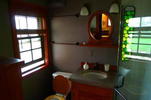 A bathroom at Mesa Verde Farm and Studio