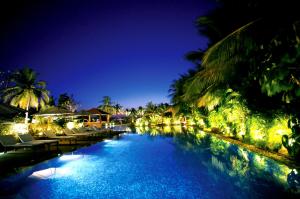 Bazén v ubytování Kenilworth Resort & Spa, Goa nebo v jeho okolí