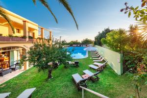 Bazén v ubytování Hawaii Accommodation Pelekas nebo v jeho okolí