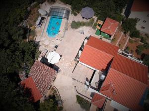 Bazén v ubytovaní Lavender Hill Hvar Villa - pool, jacuzzi,sauna,BBQ alebo v jeho blízkosti