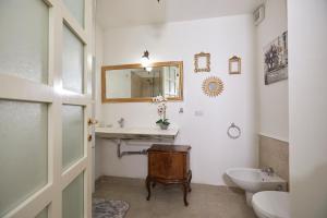 A bathroom at Il Piccolo Principe Affittacamere