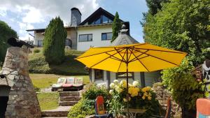 Taman di luar Ferienwohnung Brillant am Nationalpark Hunsrück-Hochwald